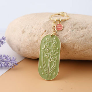 April Daisy Birth Flower Keychain